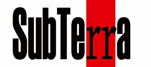 Il logo di SubTerra Label: una scritta a caratteri neri allungati su sfondo bianco. Una banda rossa attraversa verticalmente le due "R" di "SubTerra".